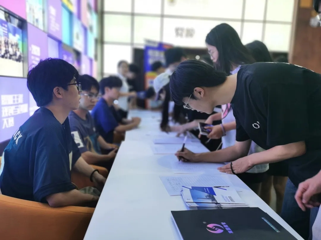 图示, 示意图
中度可信度描述已自动生成:ver1